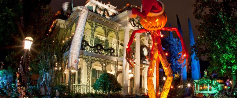 Jack-o-lantern and haunted house