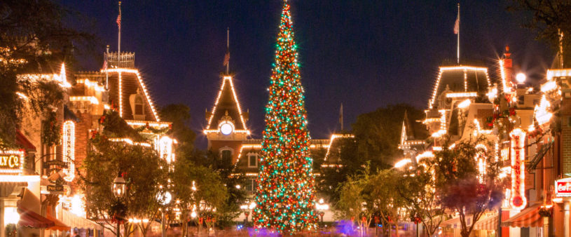 Top Reasons to Visit Disneyland during the holidays